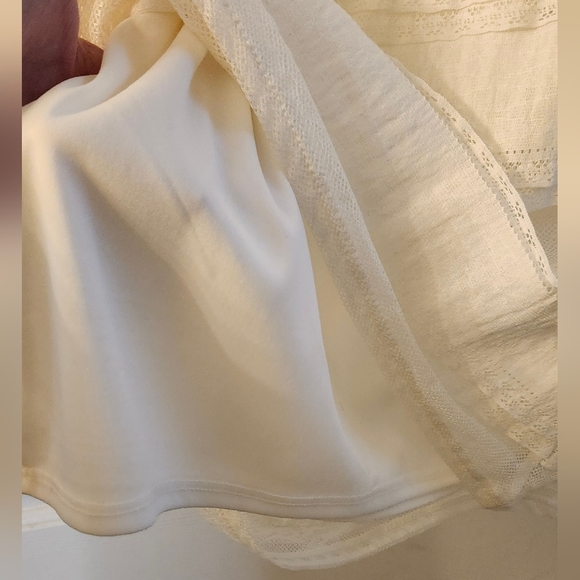 NWT Beautiful Blouse - Picture 2 of 4